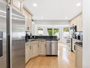 1 White Oak Drive, Port Washington NY 11050