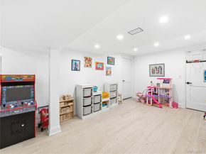 1 White Oak Drive, Port Washington NY 11050