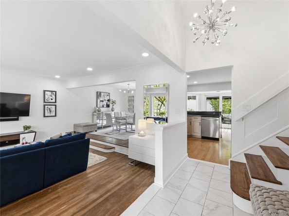 1 White Oak Drive, Port Washington NY 11050