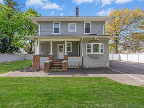 537 Livingston Street, Westbury NY 11590