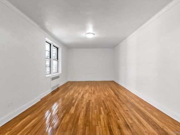 67-12 Yellowstone Boulevard E5, Forest Hills NY 11375