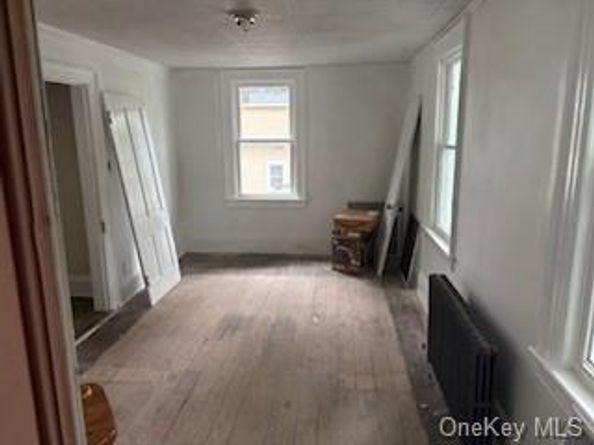 62 Lowndes Avenue, Huntington Station NY 11746