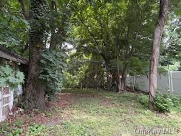 62 Lowndes Avenue, Huntington Station NY 11746
