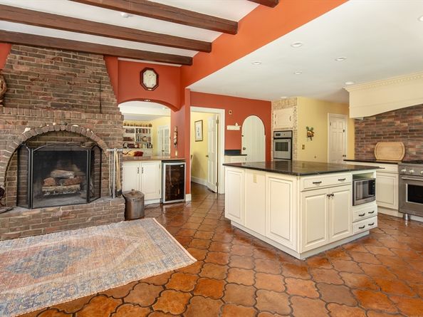 659 Front St, Marion MA 02738
