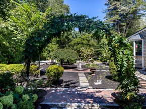 659 Front St, Marion MA 02738