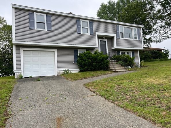 11 Skyview Lane, Woburn MA 01801