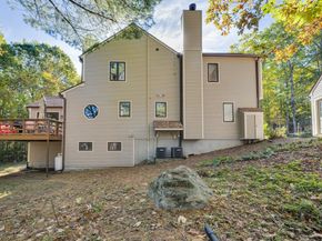 38 Bentwood Dr 38, Sturbridge MA 01566