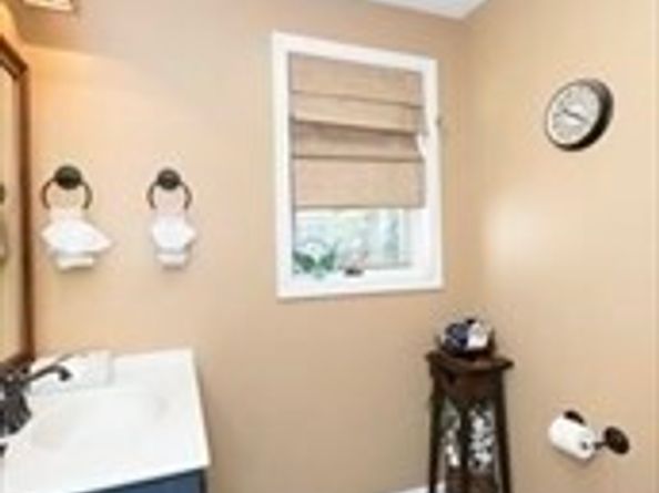 38 Bentwood Dr 38, Sturbridge MA 01566