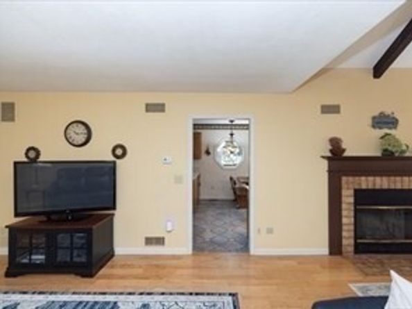38 Bentwood Dr 38, Sturbridge MA 01566