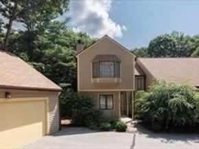 38 Bentwood Dr 38, Sturbridge MA 01566