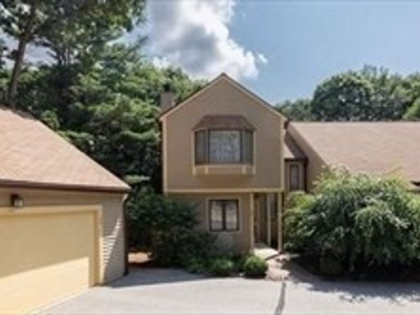 38 Bentwood Dr 38, Sturbridge MA 01566
