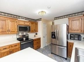 38 Bentwood Dr 38, Sturbridge MA 01566