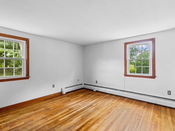 8 North St, Bridgewater MA 02324