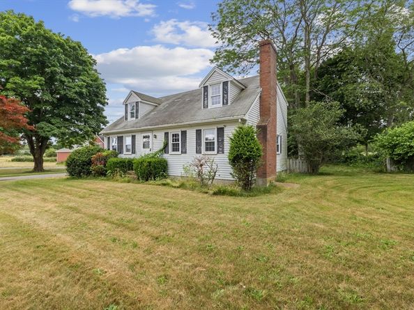 8 North St, Bridgewater MA 02324