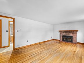 8 North St, Bridgewater MA 02324
