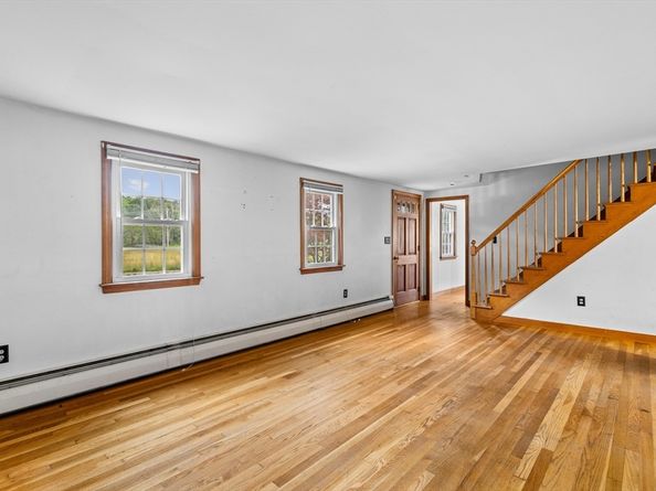 8 North St, Bridgewater MA 02324