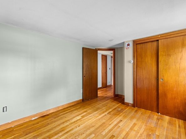 8 North St, Bridgewater MA 02324