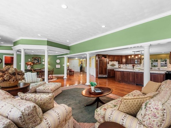 38 Lincoln Circle East, Andover MA 01810