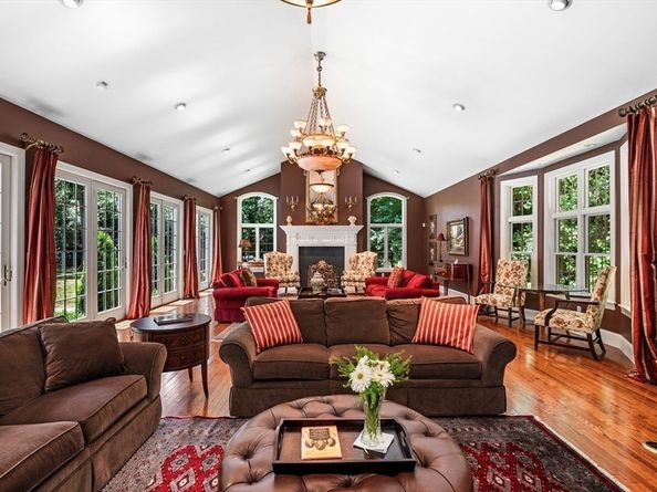 38 Lincoln Circle East, Andover MA 01810