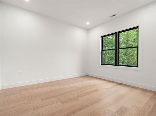 182 Hunnewell Ave, Newton MA 02458