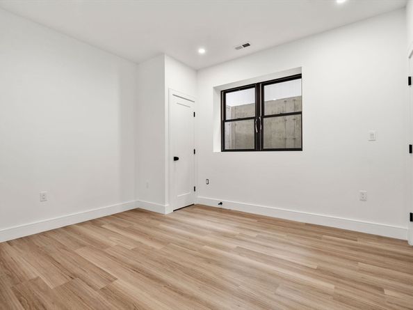 182 Hunnewell Ave, Newton MA 02458