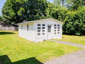21 Burnap St, Fitchburg MA 01420