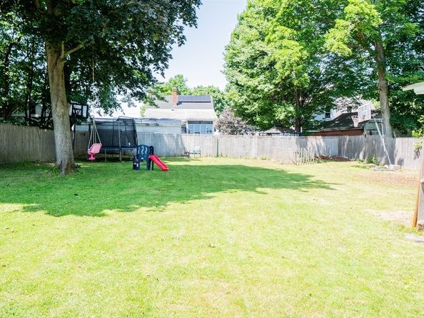21 Burnap St, Fitchburg MA 01420