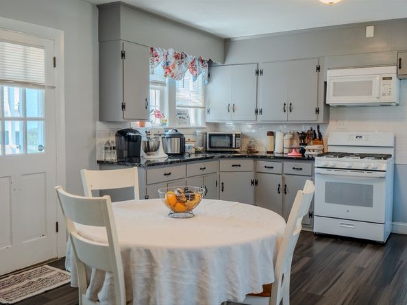 21 Burnap St, Fitchburg MA 01420