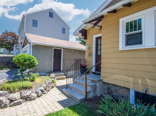 228 Lynn St, Peabody MA 01960
