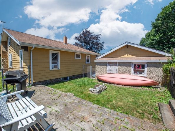 228 Lynn St, Peabody MA 01960