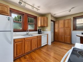 228 Lynn St, Peabody MA 01960