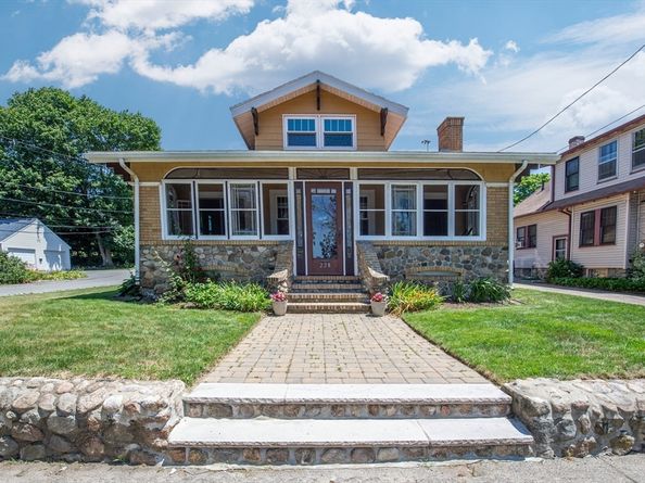 228 Lynn St, Peabody MA 01960