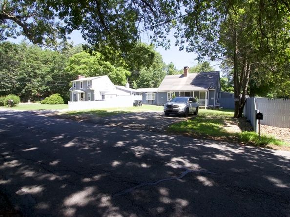 6 Mcnulty Rd, Bolton MA 01740