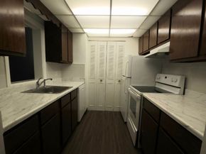 55 Greentree Ln 27, Weymouth MA 02190