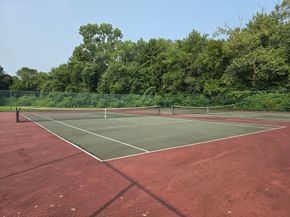 55 Greentree Ln 27, Weymouth MA 02190