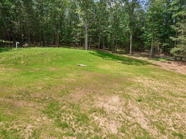 126 Old Southbridge Rd, Dudley MA 01571