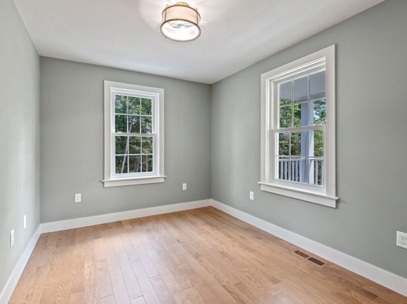 126 Old Southbridge Rd, Dudley MA 01571