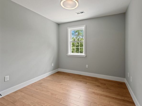 126 Old Southbridge Rd, Dudley MA 01571