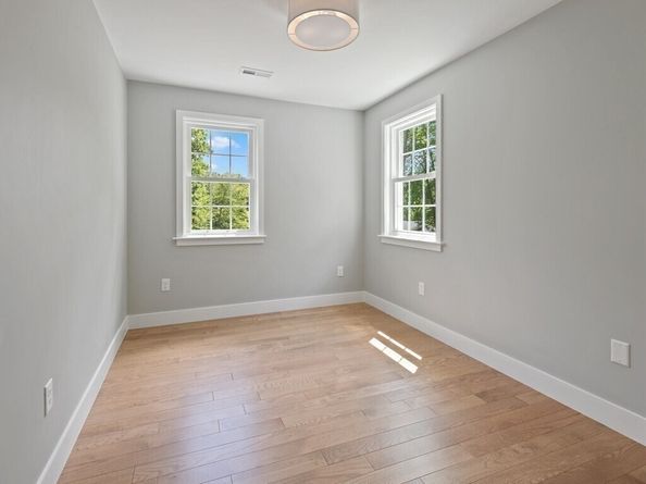 126 Old Southbridge Rd, Dudley MA 01571