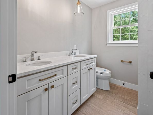 126 Old Southbridge Rd, Dudley MA 01571