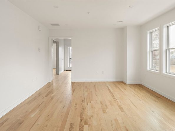 25 Hillsboro St. 1, Boston MA 02125