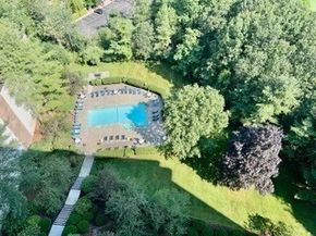 40 Village Rd 1704 (PH4), Middleton MA 01949