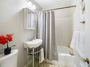 1716 Cambridge St 27, Cambridge MA 02139