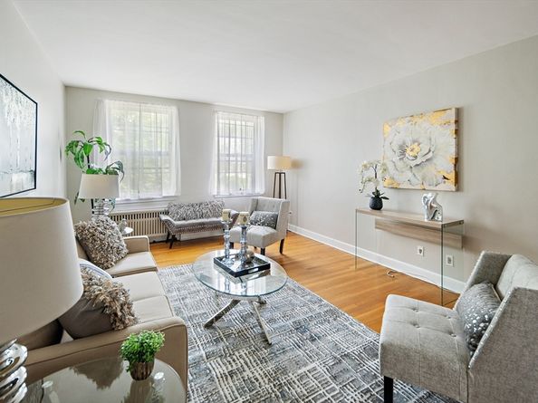 1716 Cambridge St 27, Cambridge MA 02139