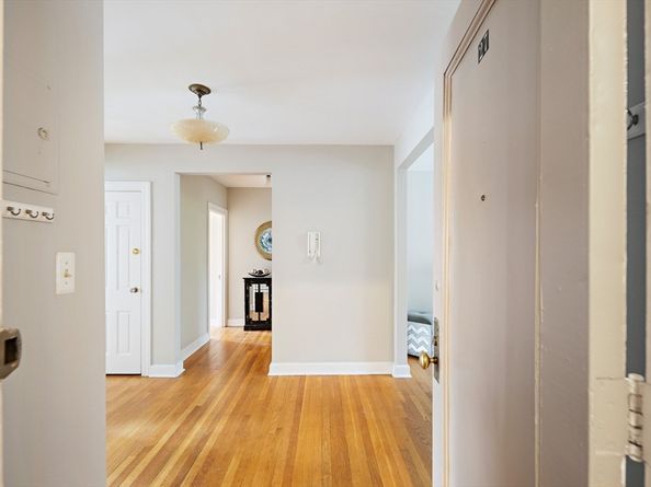 1716 Cambridge St 27, Cambridge MA 02139
