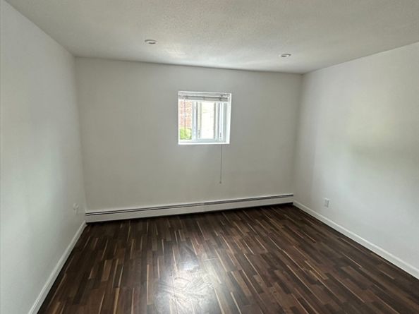 28 Westgate Rd 3, Boston MA 02467