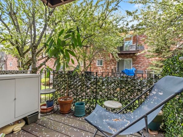 28 Westgate Rd 3, Boston MA 02467