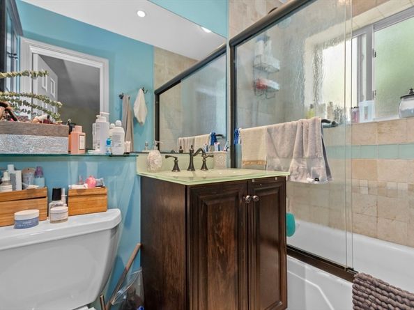 28 Westgate Rd 3, Boston MA 02467
