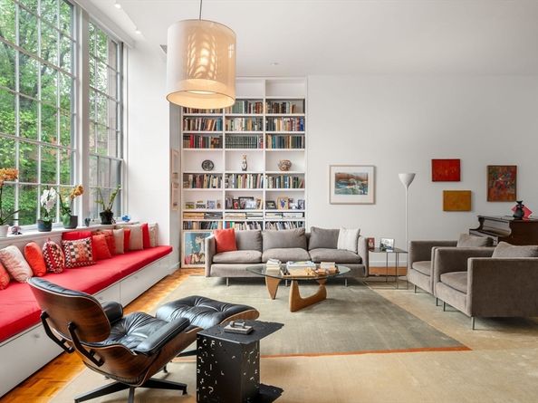 72 Mt Vernon 2A, Boston MA 02108