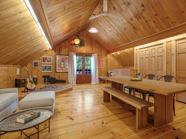 3 Jeffreys Neck Rd, Ipswich MA 01938